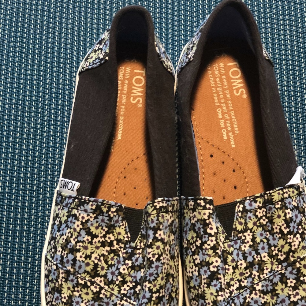 Toms brand new floral girls slip on shoes
